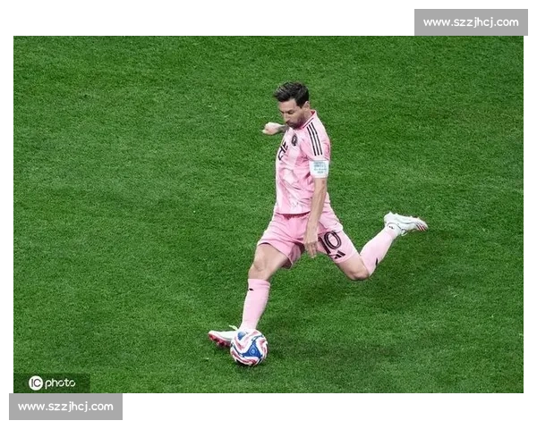 梅西暴怒挥拳维蒂尼亚!世俱杯冲突引爆足坛争议,赛后拥抱上演戏剧性反转 梅西暴怒挥拳维蒂尼亚!世俱杯冲突引爆足坛争议,赛后拥抱上演戏剧性反转